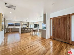 5810 S Halm Avenue, Los Angeles CA 90056