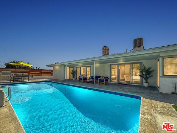 5810 S Halm Avenue, Los Angeles CA 90056