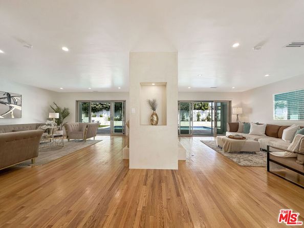 5810 S Halm Avenue, Los Angeles CA 90056