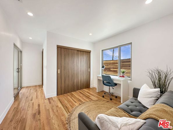 5810 S Halm Avenue, Los Angeles CA 90056