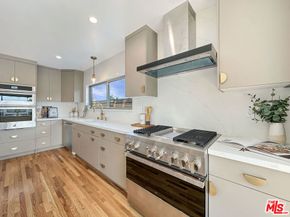 5810 S Halm Avenue, Los Angeles CA 90056