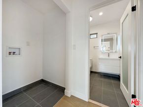 5810 S Halm Avenue, Los Angeles CA 90056