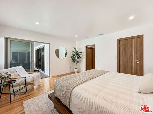 5810 S Halm Avenue, Los Angeles CA 90056