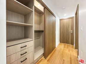 5810 S Halm Avenue, Los Angeles CA 90056