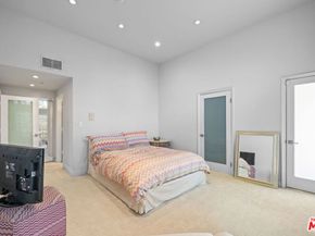11822 Goshen Avenue 301, Los Angeles CA 90049