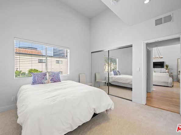 11822 Goshen Avenue 301, Los Angeles CA 90049