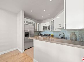 11822 Goshen Avenue 301, Los Angeles CA 90049