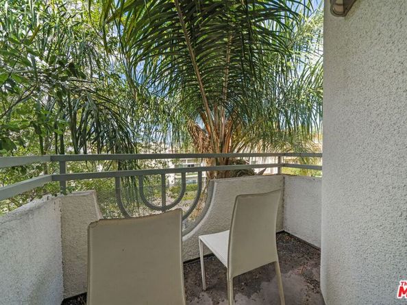 11822 Goshen Avenue 301, Los Angeles CA 90049