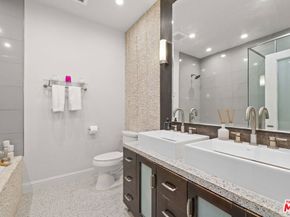 11822 Goshen Avenue 301, Los Angeles CA 90049