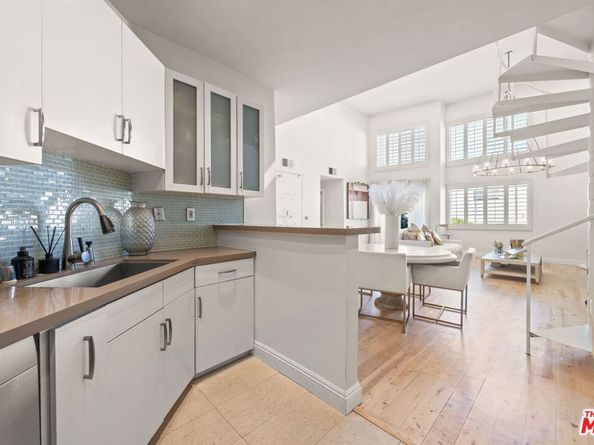 11822 Goshen Avenue 301, Los Angeles CA 90049