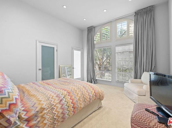 11822 Goshen Avenue 301, Los Angeles CA 90049