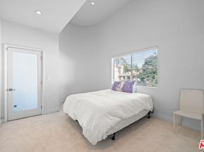11822 Goshen Avenue 301, Los Angeles CA 90049
