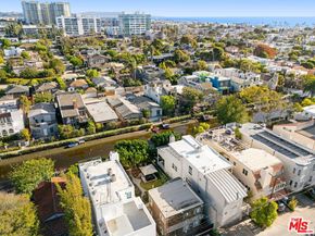 427 Sherman Canal, Venice CA 90291