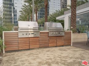 877 Francisco Street 1003, Los Angeles CA 90017