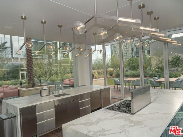 877 Francisco Street 1003, Los Angeles CA 90017