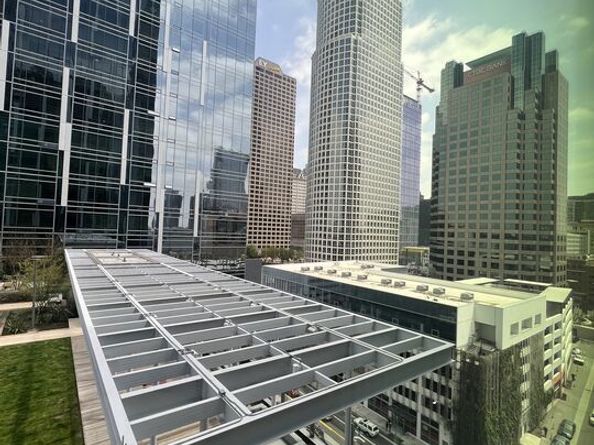 877 Francisco Street 1003, Los Angeles CA 90017