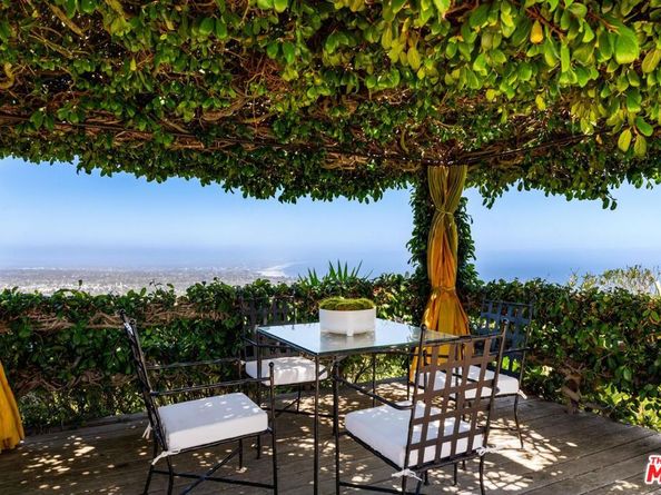 1058 Vista Grande Drive, Pacific Palisades CA 90272