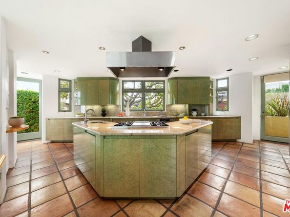 1058 Vista Grande Drive, Pacific Palisades CA 90272