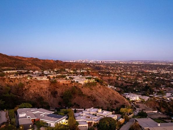 1058 Vista Grande Drive, Pacific Palisades CA 90272