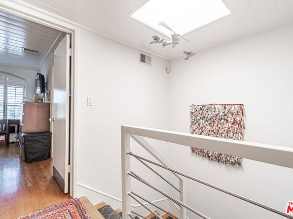 624 Wilcox Avenue 1/2, Los Angeles CA 90004