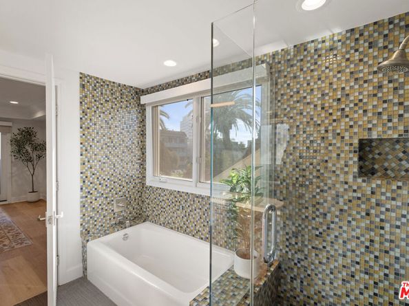 1032 3rd Street 101, Santa Monica CA 90403