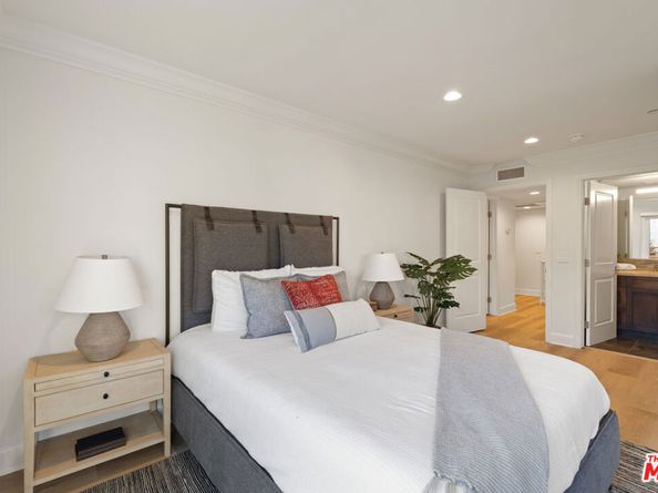 1032 3rd Street 101, Santa Monica CA 90403