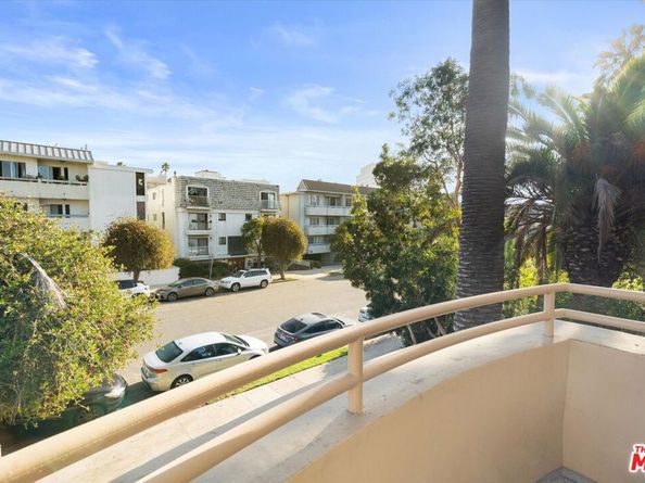 1032 3rd Street 101, Santa Monica CA 90403