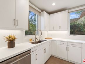 1032 3rd Street 101, Santa Monica CA 90403