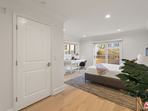 1032 3rd Street 101, Santa Monica CA 90403