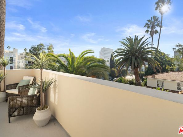 1032 3rd Street 101, Santa Monica CA 90403