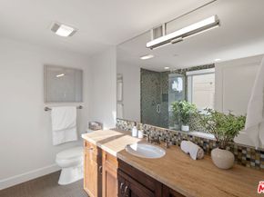 1032 3rd Street 101, Santa Monica CA 90403