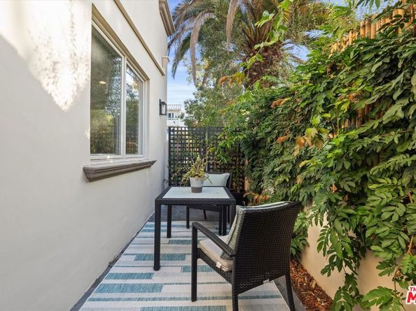 1032 3rd Street 101, Santa Monica CA 90403