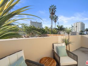 1032 3rd Street 101, Santa Monica CA 90403