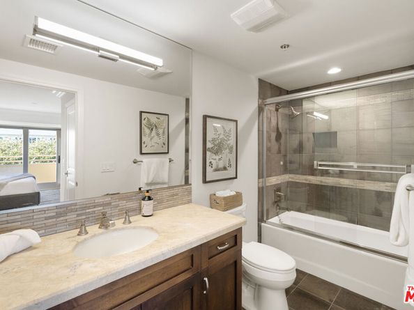 1032 3rd Street 101, Santa Monica CA 90403