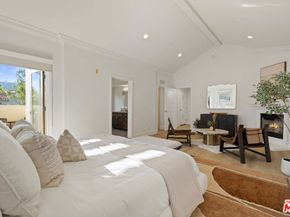 1032 3rd Street 101, Santa Monica CA 90403