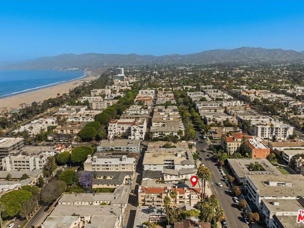 1032 3rd Street 101, Santa Monica CA 90403