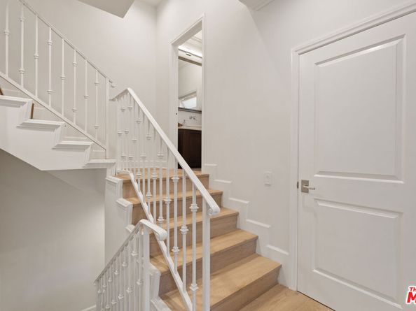 1032 3rd Street 101, Santa Monica CA 90403