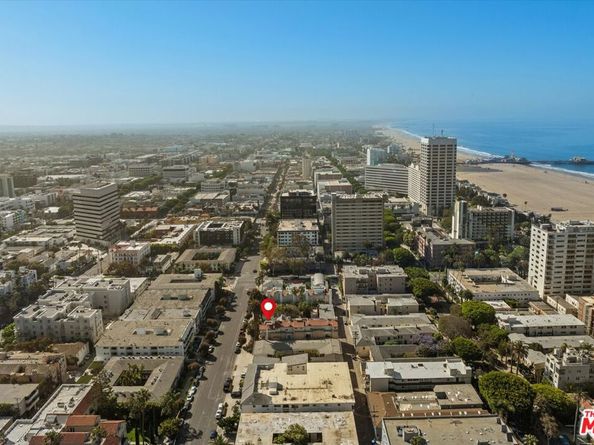 1032 3rd Street 101, Santa Monica CA 90403