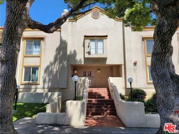 430 N Holliston Avenue