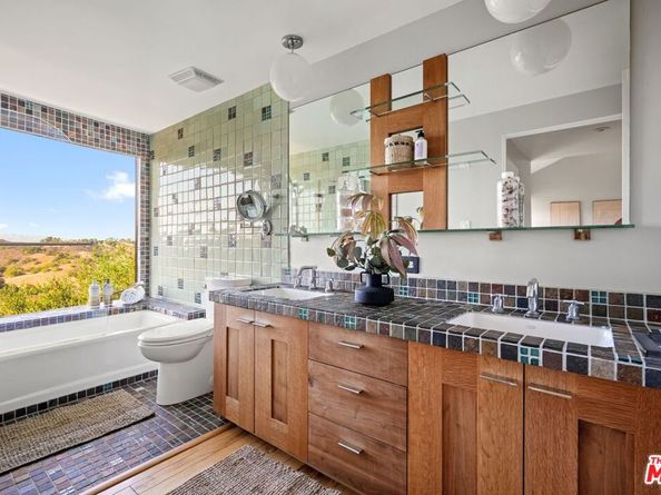 21956 Cereza Way, Topanga CA 90290