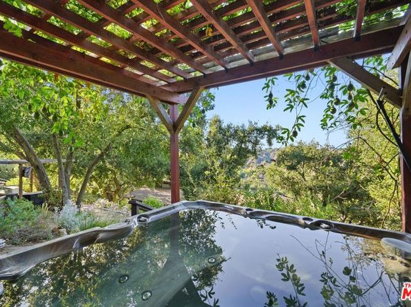 21956 Cereza Way, Topanga CA 90290