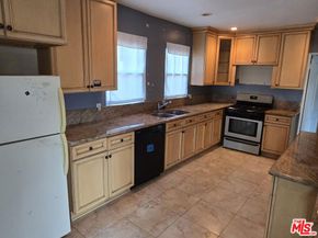 143 S Highland Avenue, Los Angeles CA 90036