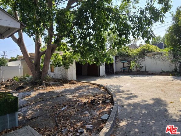 143 S Highland Avenue, Los Angeles CA 90036