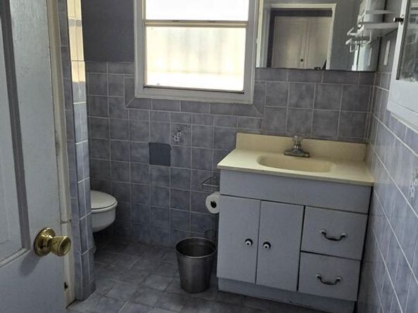 143 S Highland Avenue, Los Angeles CA 90036