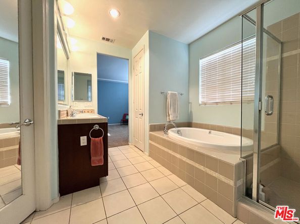 16414 W Nicklaus Drive 146, Sylmar CA 91342