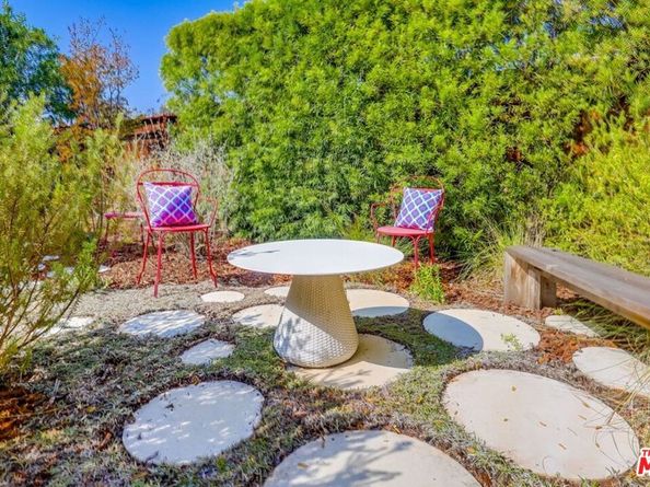 7706 Chandelle Place, Los Angeles CA 90046