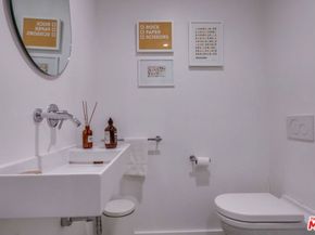 7706 Chandelle Place, Los Angeles CA 90046