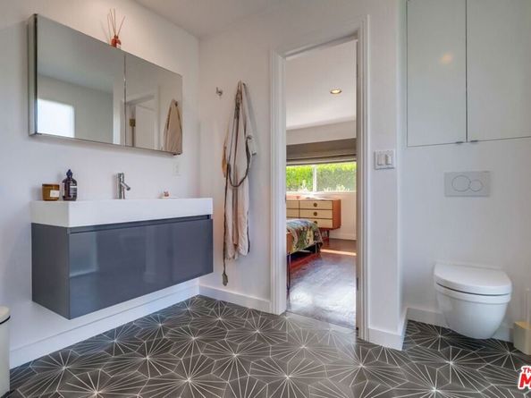 7706 Chandelle Place, Los Angeles CA 90046