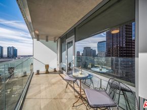 877 Francisco Street 1715, Los Angeles CA 90017