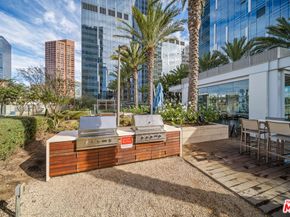 877 Francisco Street 1715, Los Angeles CA 90017